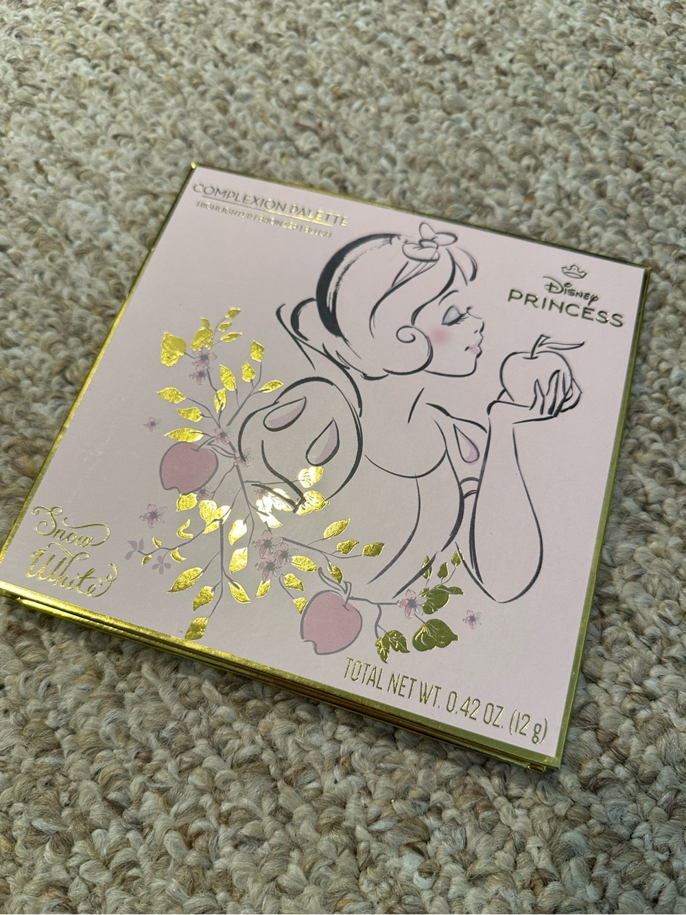 Disney Snow White Makeup Face Palette - Picture 4 of 5